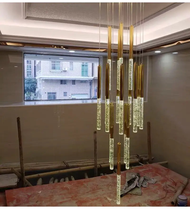 Luxuriöser, lang hängender Spiralkronleuchter für Treppenhaus, Lobby, Flur