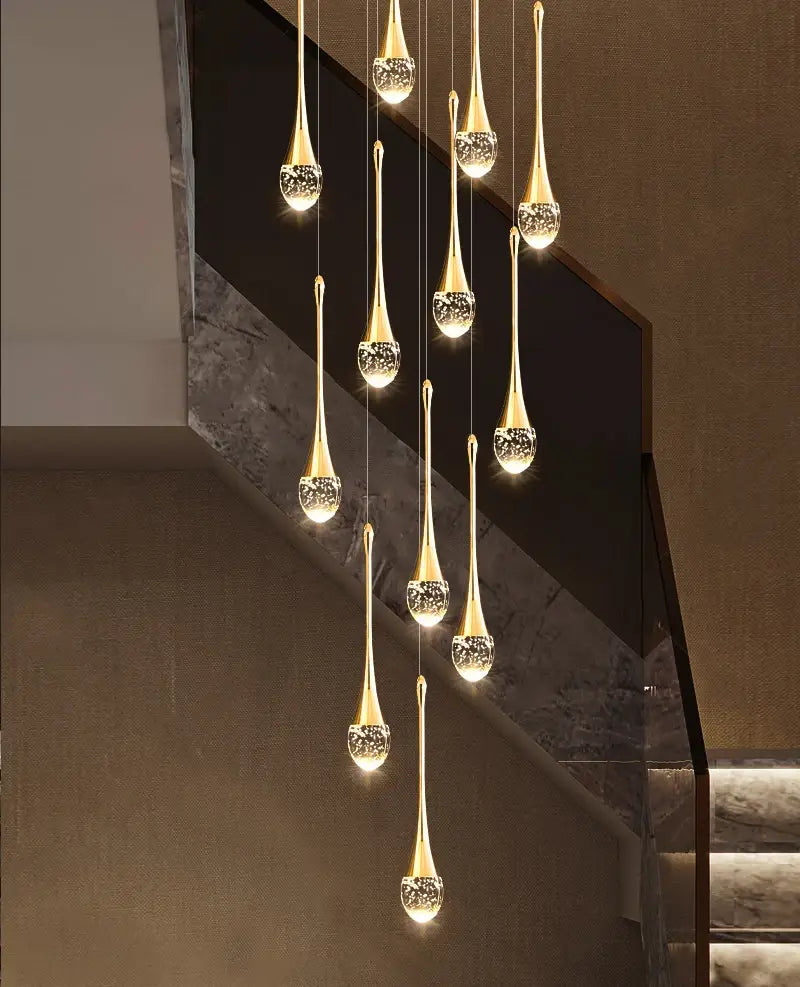 Luxuriöser Kristallkronleuchter mit Wassertropfen-Spiralform für Treppenhaus, Flur